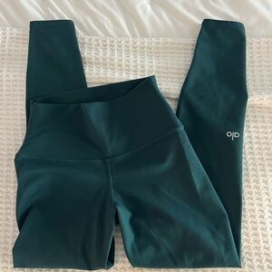 ALO Yoga High-Rise Leggings in midnight green